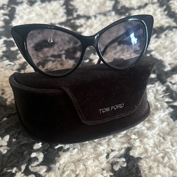 Tom Ford | Accessories | Tom Ford Glossy Black Cateye  display picture 1